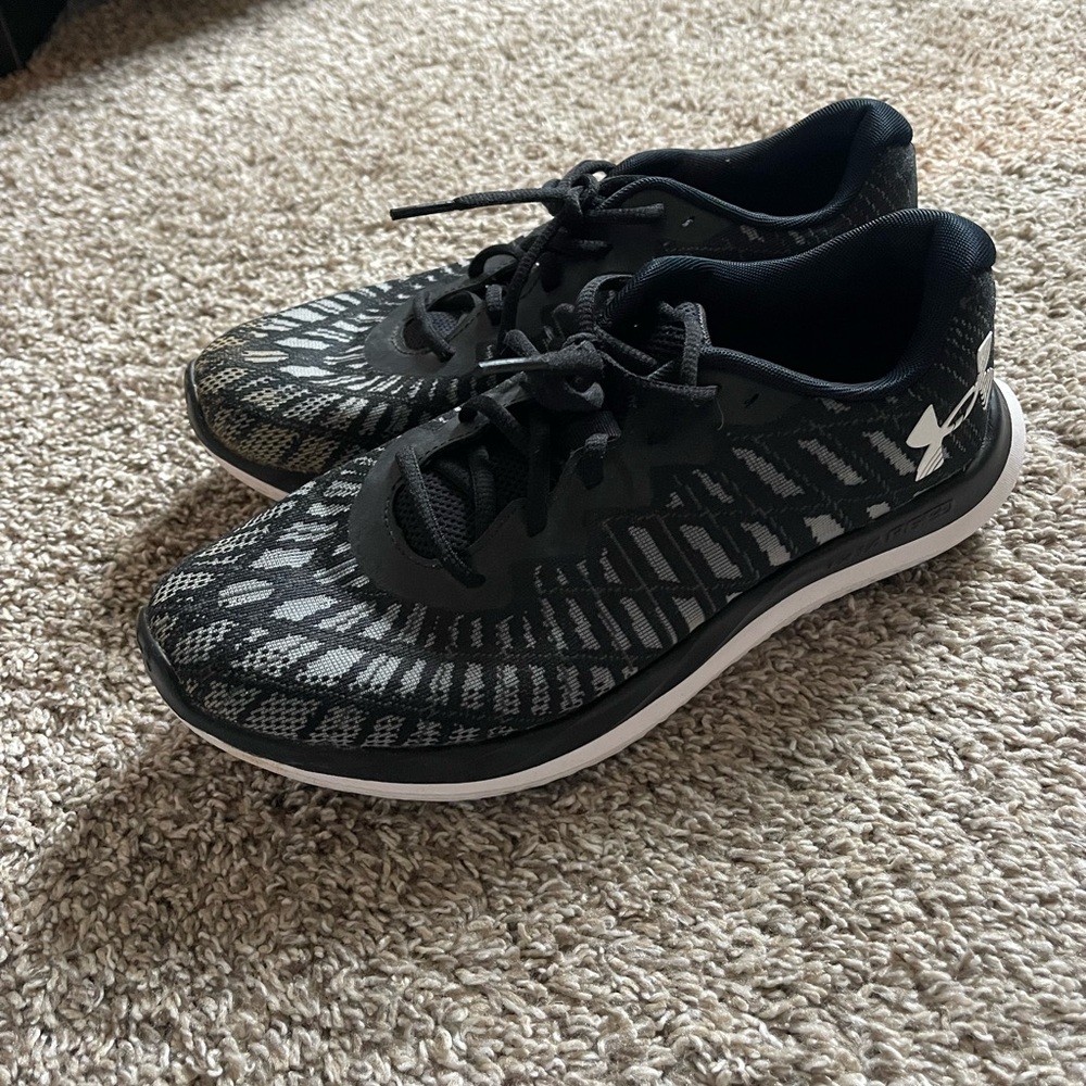 UA Charged Running Shoe Size 8.5
